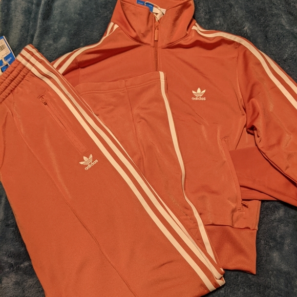 Matching Coral Adidas Tracksuit Like NEW - Picture 3 of 10